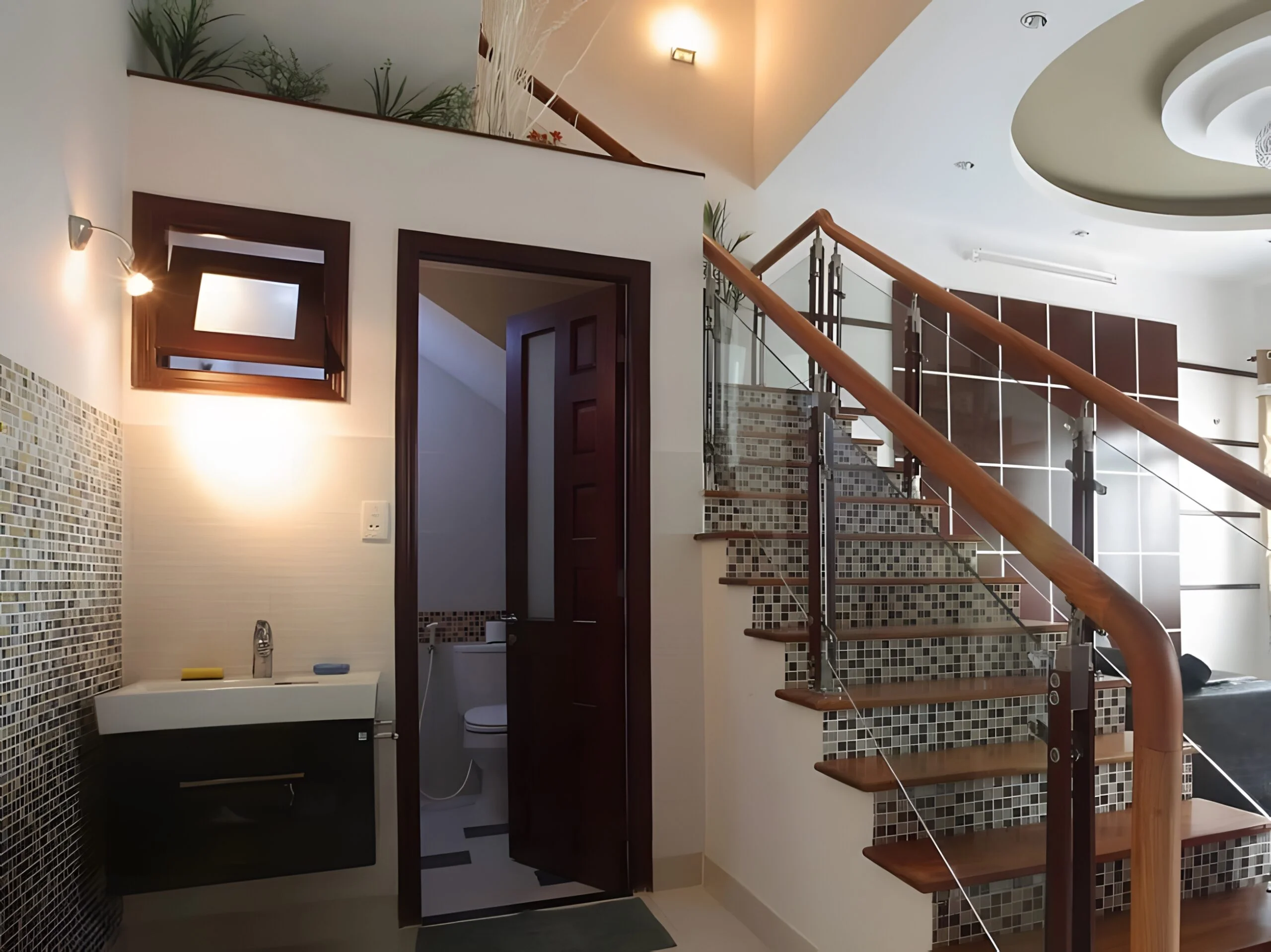 Gợi ý thiết kế WC dưới cầu thang Gợi ý thiết kế WC dưới cầu thang