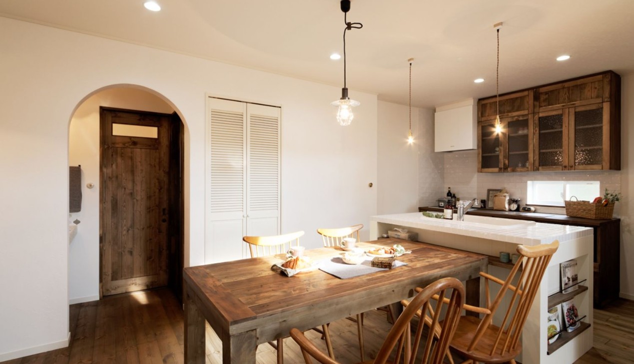 Thiết kế tủ bếp gỗ công nghiệp phong cách country độc đáo