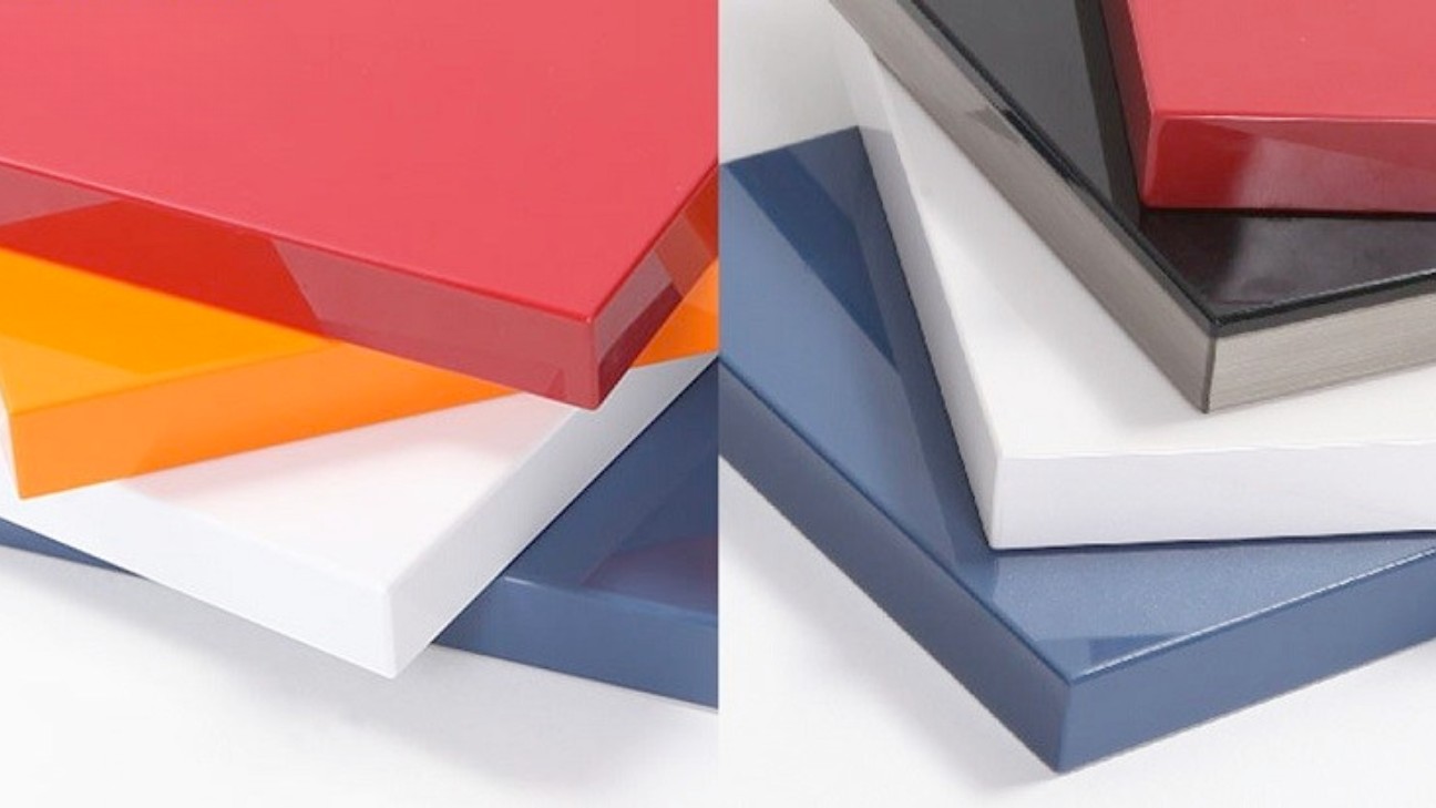 Bề mặt sáng bóng như gương của vật liệu Acrylic Bề mặt sáng bóng như gương của vật liệu Acrylic
