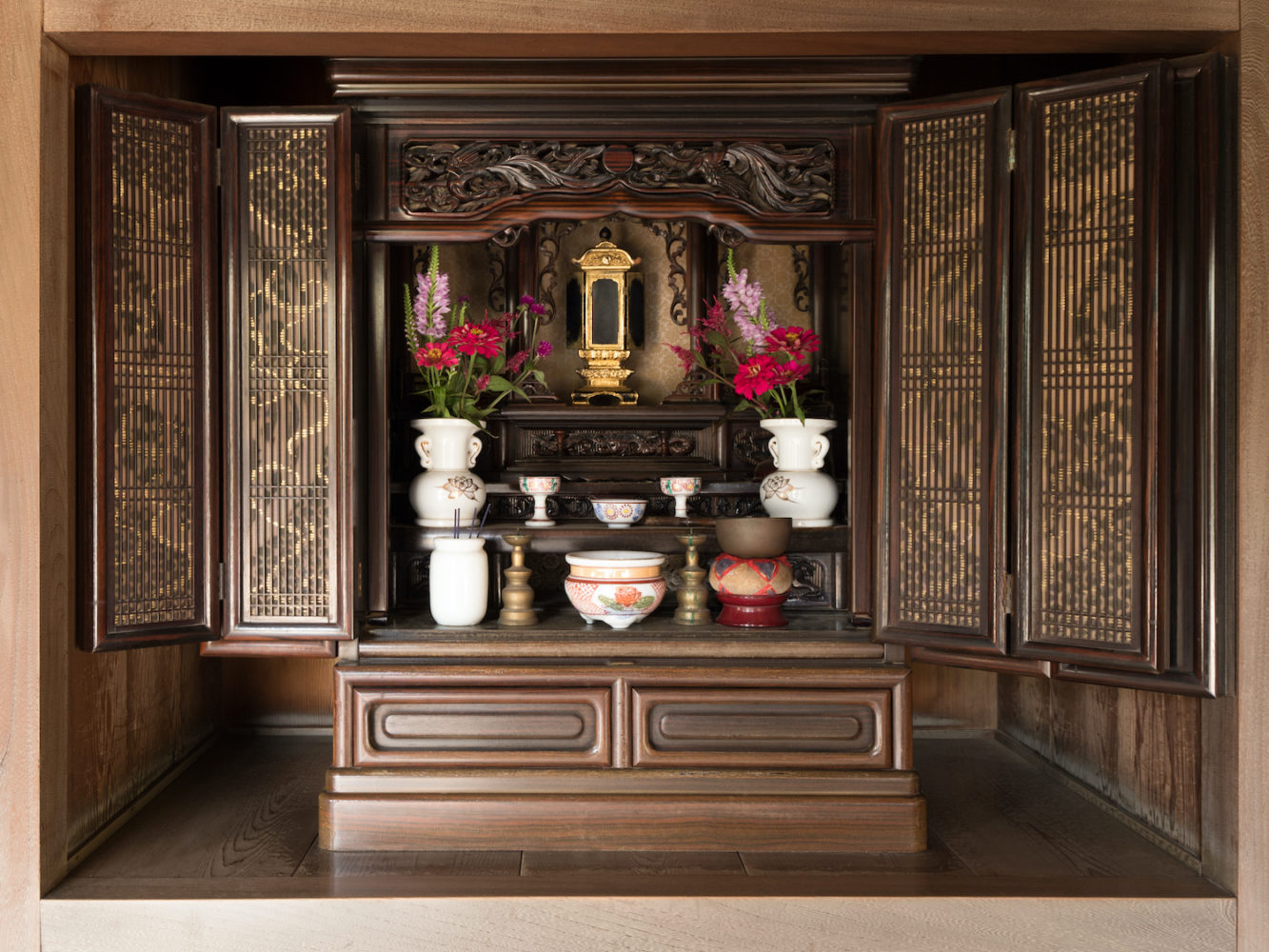 Kệ thờ gỗ nhỏ gọn