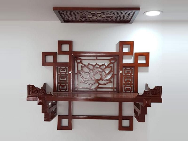Trang thờ bằng gỗ gụ chạm sen