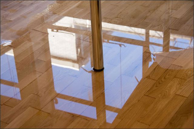 Tránh tiếp xúc với nước và nhiệt độ cao