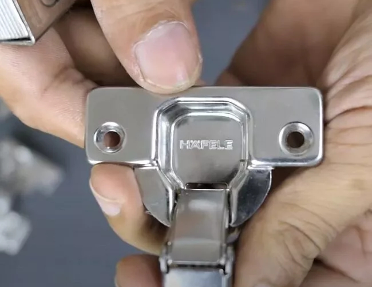 Bản lề Hafele tủ bếp inox cao cấp