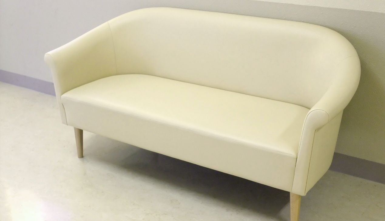 Ghế sofa gỗ cao su