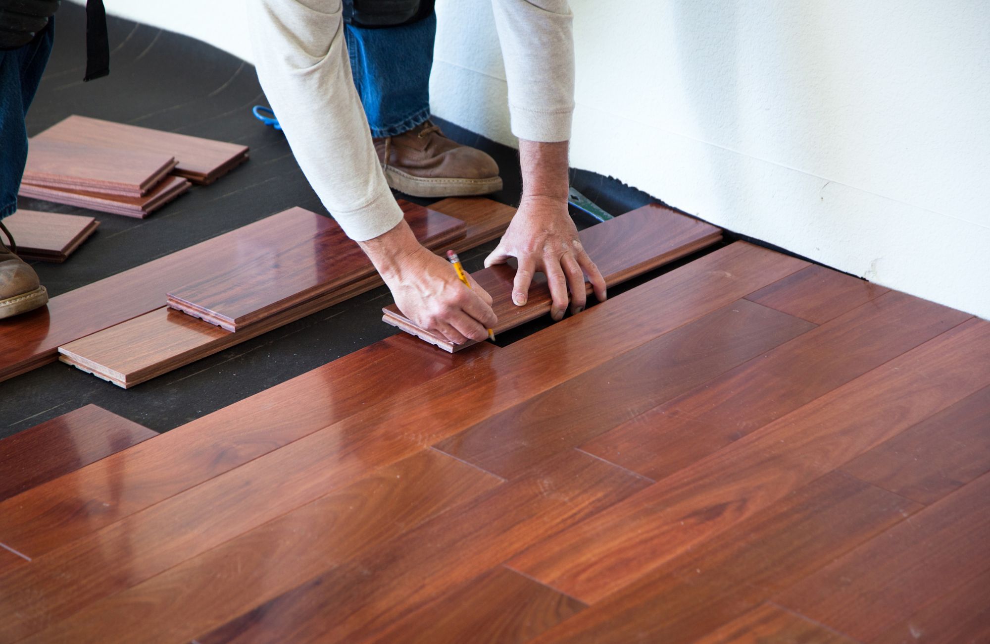 Lát sàn gỗ công nghiệp màu gỗ sồi
