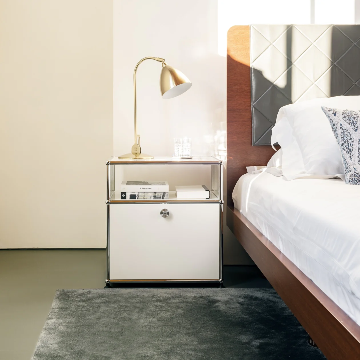 Tap đầu giường hiện đại