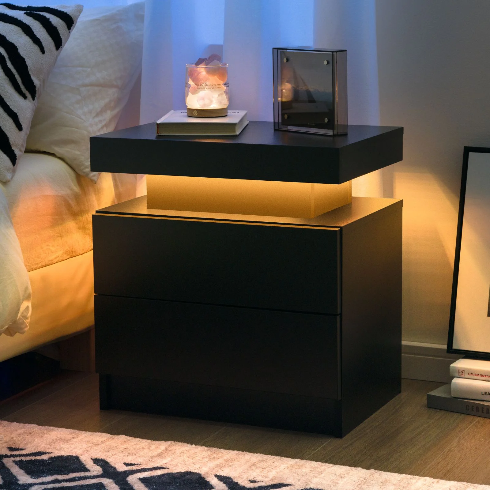 Thiết kế tap đầu giường hiện đại kết hợp đèn ngủ Thiết kế tap đầu giường hiện đại kết hợp đèn ngủ