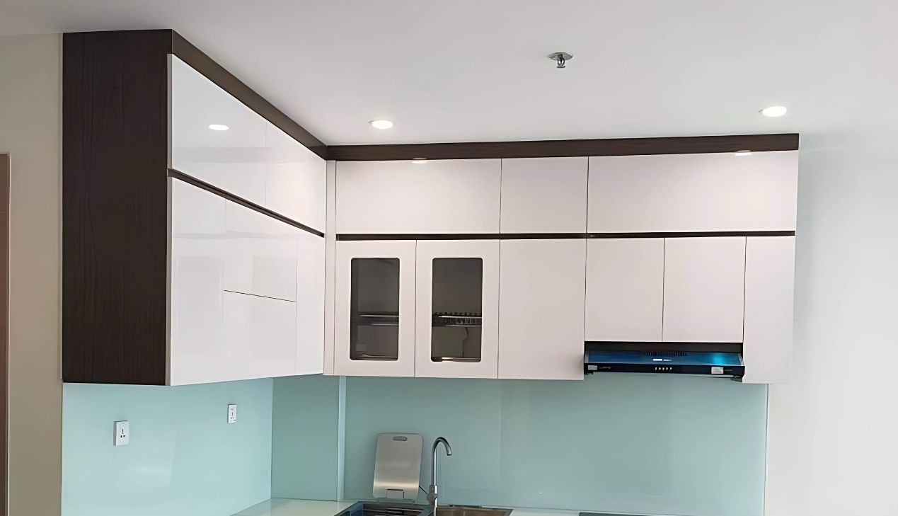 Tủ bếp gỗ tự nhiên kịch trần