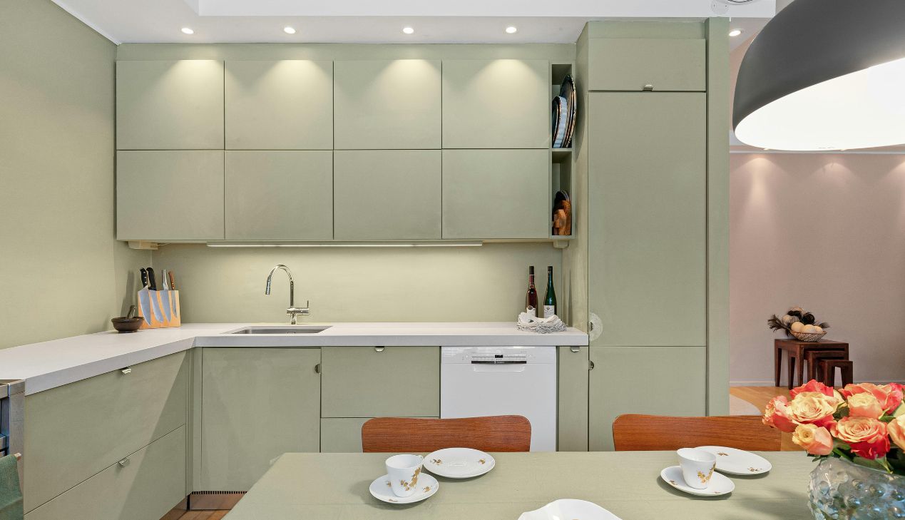 Tủ bếp kịch trần hiện đại