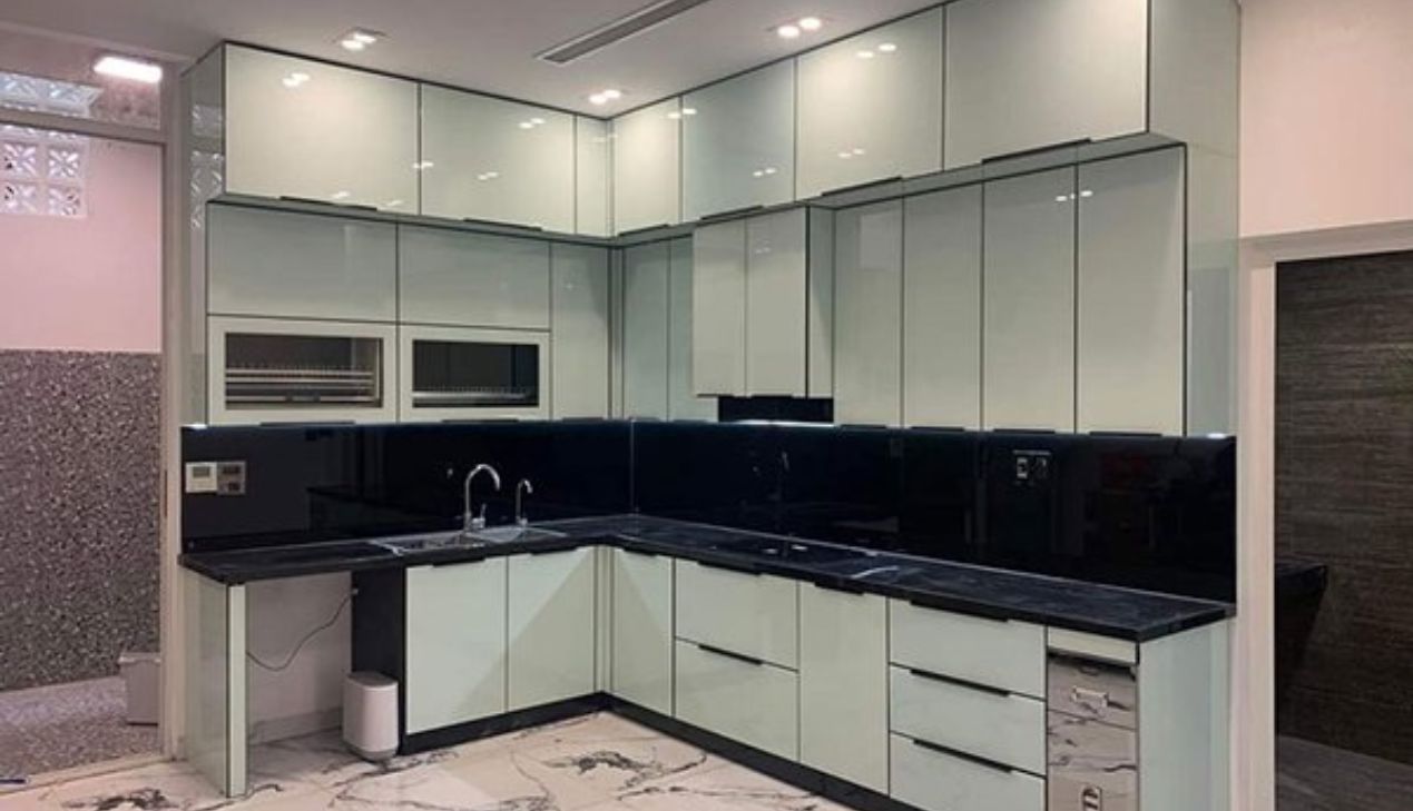 Kích thước tủ bếp nhôm kính